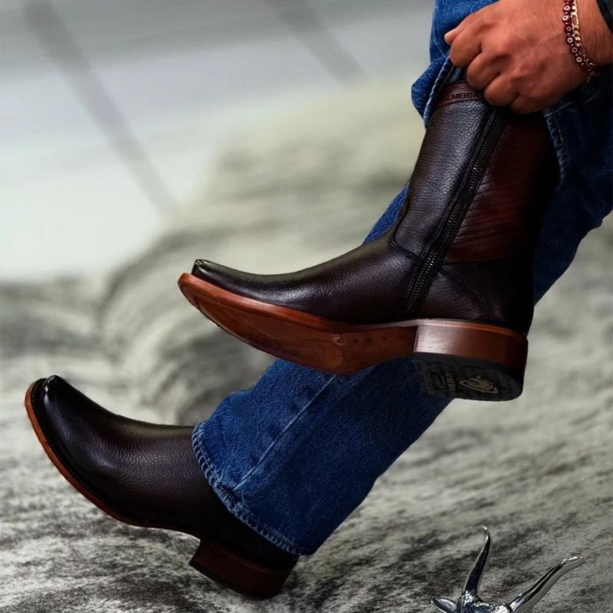 Kit Bota Maverick 3.0 em Couro Legítimo com Palmilha Ortopédica +BRINDES: Boné, Cinto e Carteira
